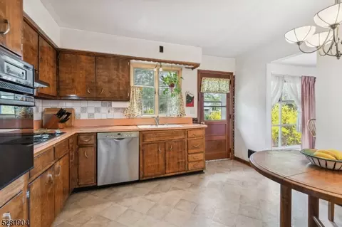 129 Algonquin Trl, Wayne, NJ 07470 photo 7