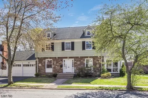 51 Burroughs Way, Maplewood, NJ 07040