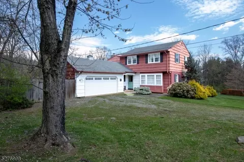 26 Hadlar Dr, Lebanon, NJ 08833