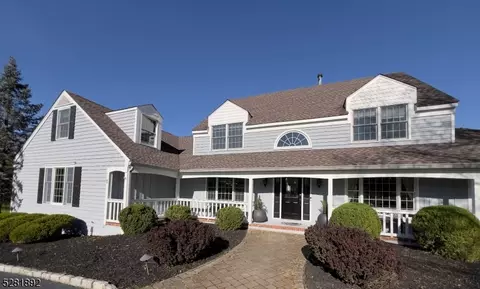 19 Chamberlain Rd, Flemington, NJ 08822