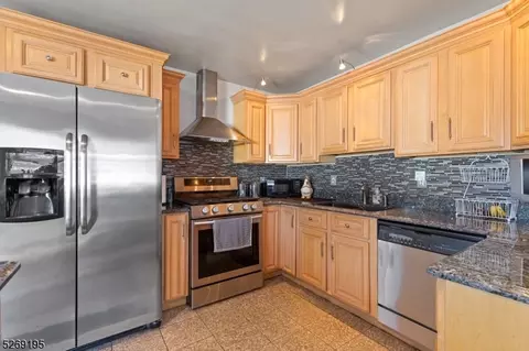 27 David Scott Dr, Wayne, NJ 07470 photo 10