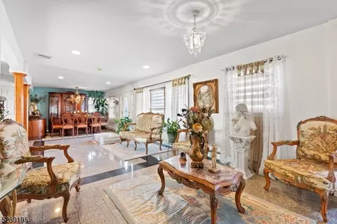 27 David Scott Dr, Wayne, NJ 07470 photo 5