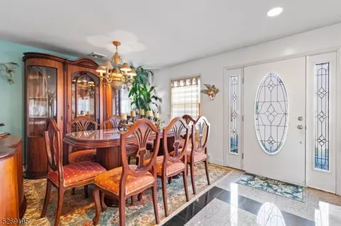27 David Scott Dr, Wayne, NJ 07470 photo 6