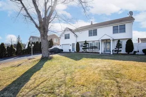 27 David Scott Dr, Wayne, NJ 07470 photo 4