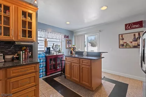27 David Scott Dr, Wayne, NJ 07470 photo 9