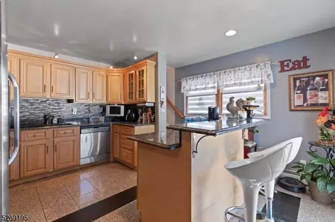 27 David Scott Dr, Wayne, NJ 07470 photo 8