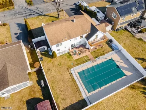 27 David Scott Dr, Wayne, NJ 07470 photo 3