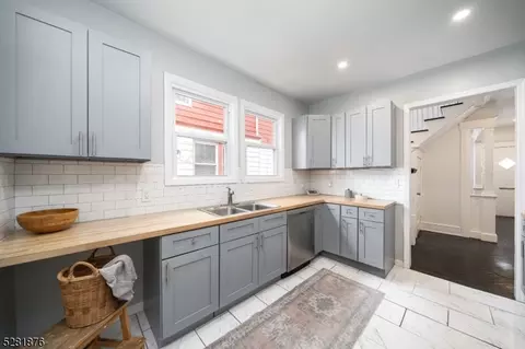 58 Hampton Ter, City Of Orange, NJ 07050 photo 9