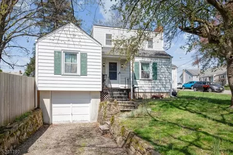 2 Stephen St, Dover, NJ 07801