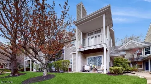 1350 Paddington Rd, Mahwah, NJ 07430