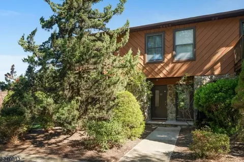 3 Brookside Hts # J, Wanaque, NJ 07465