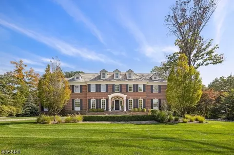 48 Fox Hedge Rd, Saddle River, NJ 07458