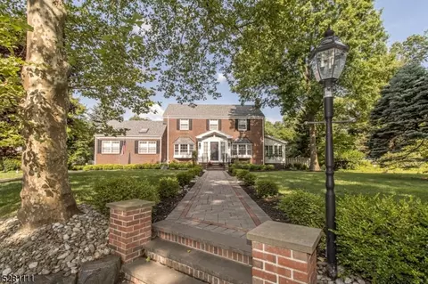 690 Pierpont St, Rahway, NJ 07065