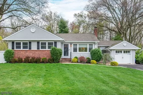 45 Northfield Rd, Long Hill, NJ 07946