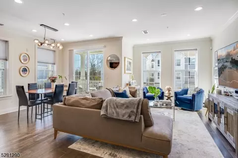 103 Aspen Dr, Cedar Grove, NJ 07009