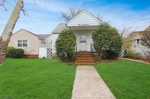 385 Monmouth Rd, Elizabeth, NJ 07208