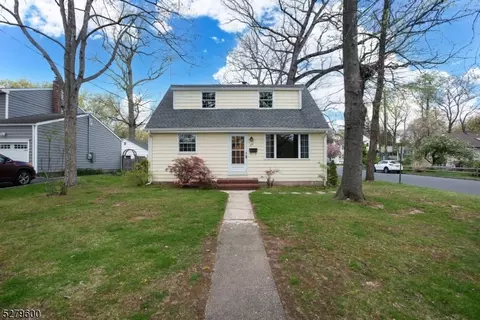 218 Forest Rd, Fanwood, NJ 07023