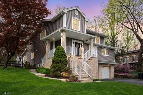189 Long View Ter, Long Hill, NJ 07933