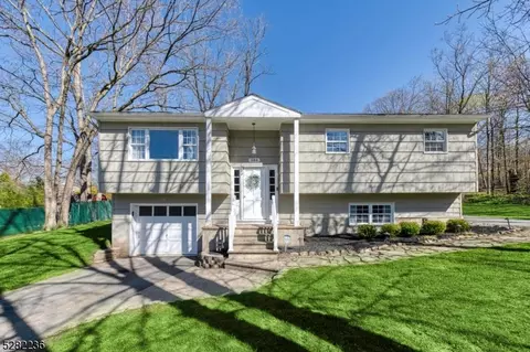 584 Ridge Rd, West Milford, NJ 07480