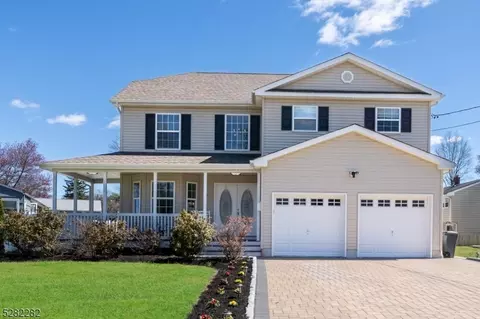 5 Glen Gary Rd, Middlesex, NJ 08846