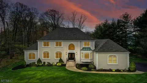 6 Fairacres Dr, Bridgewater, NJ 08807