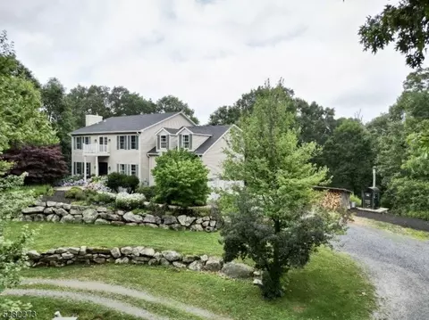 26 Jenny Jump Ave, Hope Twp, NJ 07844