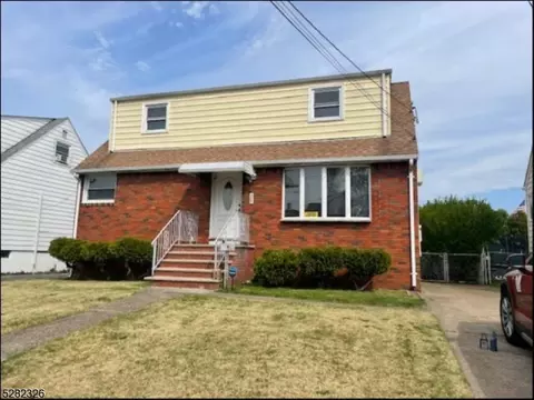 285 Martha Ave, Elmwood Park, NJ 07407