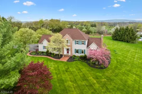 101 Hixson Rd, Flemington, NJ 08822