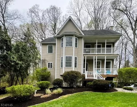 23 Petersburg Rd, Hackettstown, NJ 07840