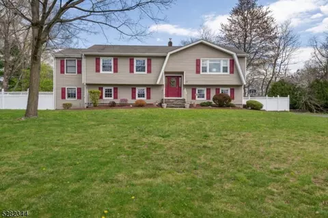 14 Morgan Ct, Wayne, NJ 07470