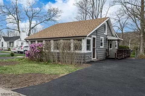 5 Lawrie Ave, Hopatcong, NJ 07843