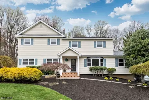 43 W Hanover Ave, Randolph, NJ 07869