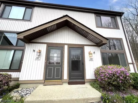 11198 Dell Pl #198, Stanhope, NJ 07874