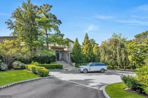 24 Vanderbilt Dr, Livingston, NJ 07039