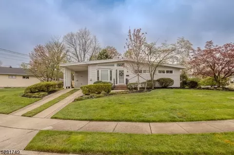 25 Kenlen Dr, Edison, NJ 08817