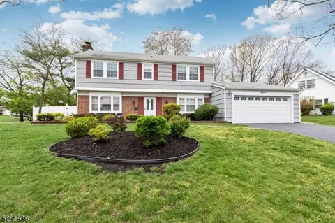 20 Concord Dr, Franklin Twp, NJ 08873