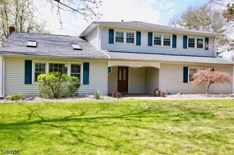17 Hanover Rd, East Hanover, NJ 07936