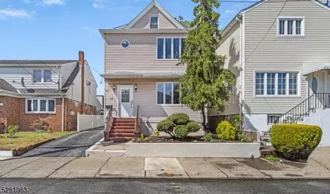 29 Lizette St, Garfield, NJ 07026