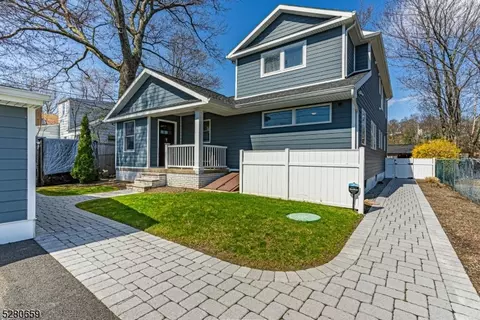 8 S Beach Rd, Jefferson, NJ 07849