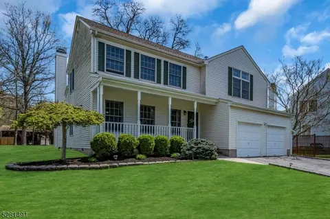 26 Hoagland Ct, Bridgewater, NJ 08807