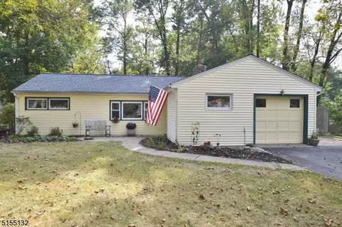 1 Kenwood Ln, Florham Park, NJ 07932