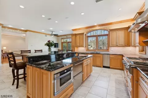 6 Longview Rd, Edison, NJ 08820 photo 18
