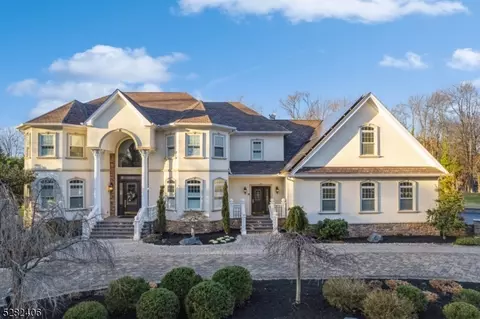 6 Longview Rd, Edison, NJ 08820