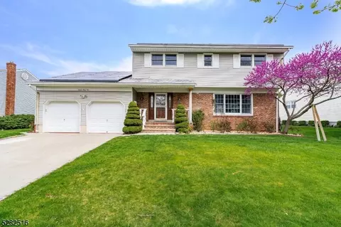 745 Moses Dr, Rahway, NJ 07065
