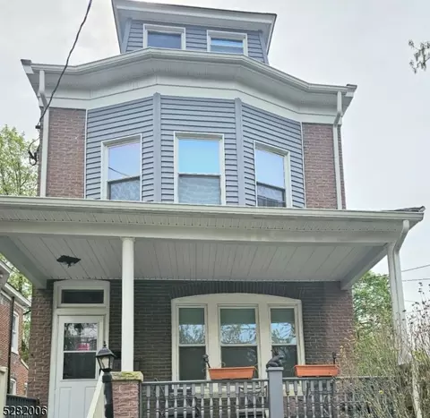 262 Hillcrest Ave, Trenton, NJ 08618