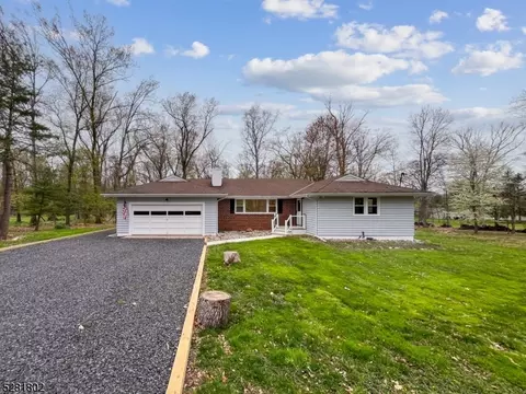 21 Woods Rd, Hillsborough, NJ 08844
