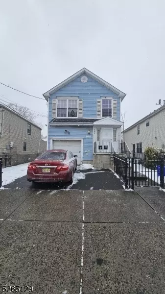 29 Jacob St, Newark, NJ 07103