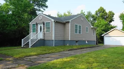 488 Riverside Dr, Wayne, NJ 07470 photo 2
