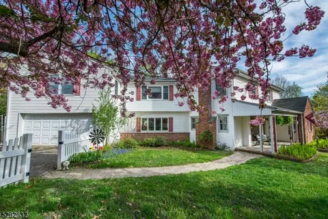 32 Ridgewood Ave, Parsippany-troy Hills Twp, NJ 07878