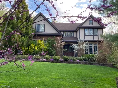 85 Linden St, Millburn, NJ 07041